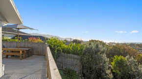 Kapiti Views - Waikanae Beach Holiday Home